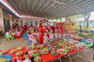 trải nghiệm ăn butffe của cô và các Bé trường MG Hoa Ban